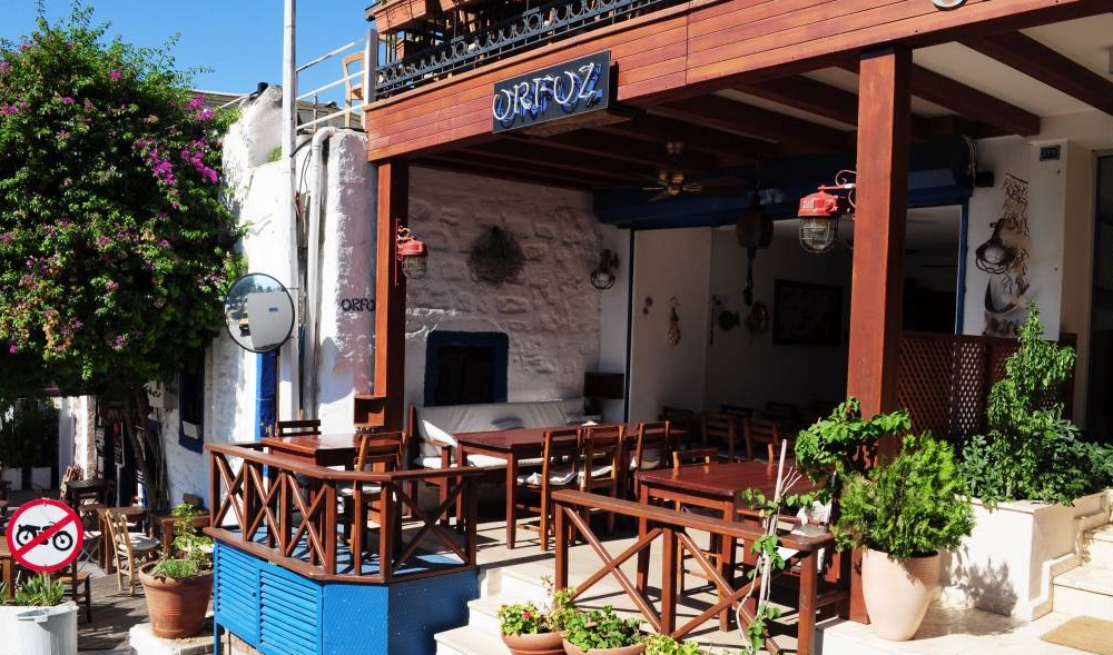 Kitchen by Osman Sezener